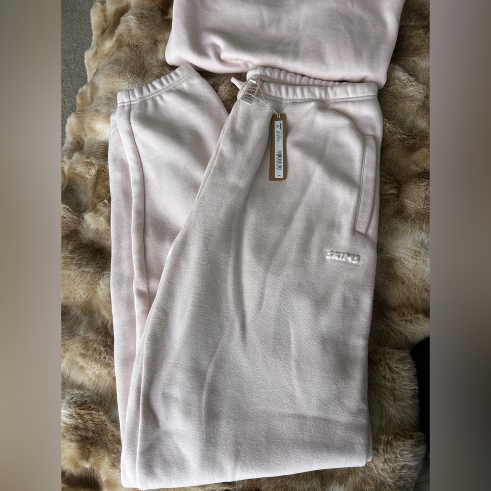 SKIMS Light Pink Hoodie and Jogger Set - Picture 4 of 11